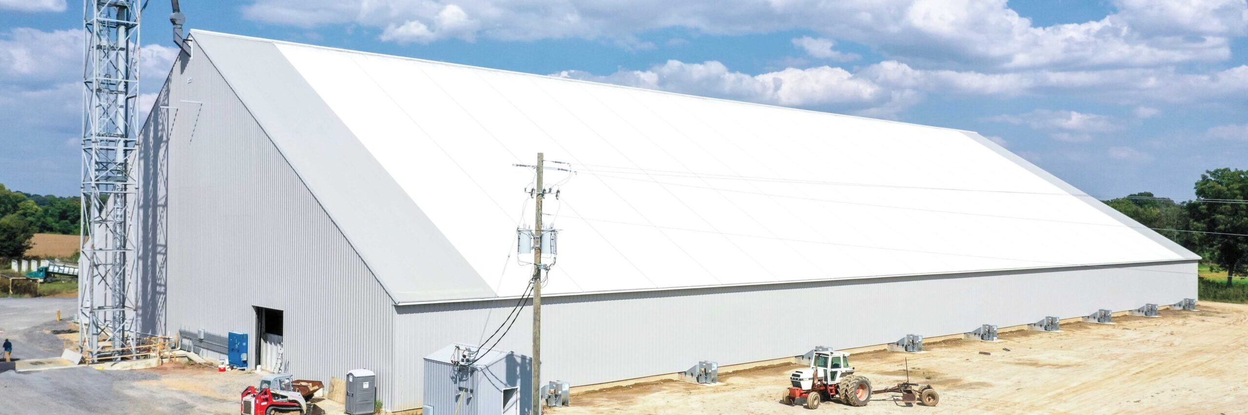 This ClearSpan Hybrid Building at Ervin Feed and Grain not only maximized their storage space, but also helped streamline logistical issues, like long lines and slow unload times. Now, full semi-trucks are able to unload deliveries in just three and a half minutes, keeping the operation moving.