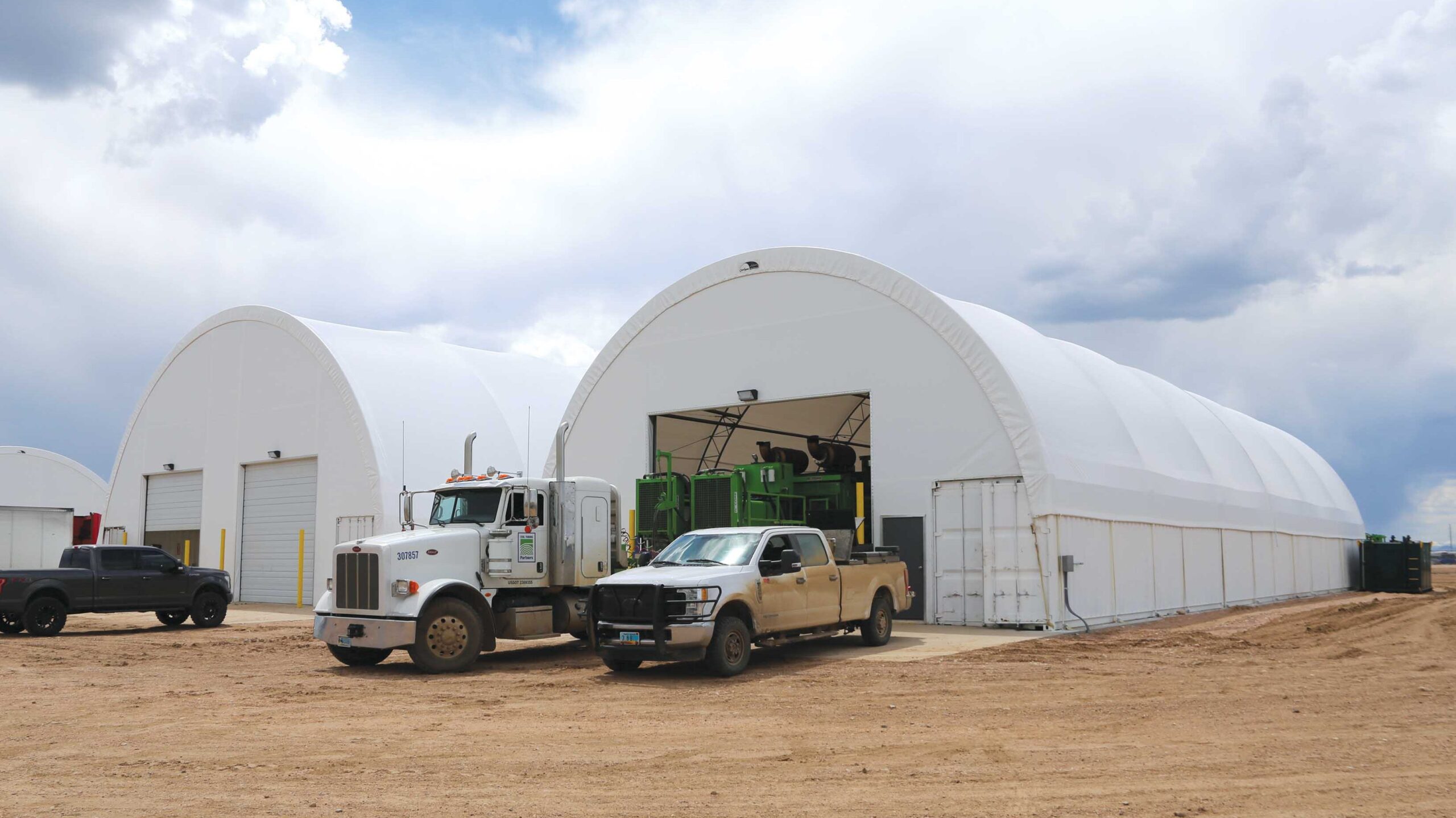 Truss buildings on container foundations